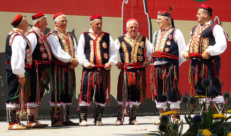Abend der Lieder, Reigentänze und Volksbräuche